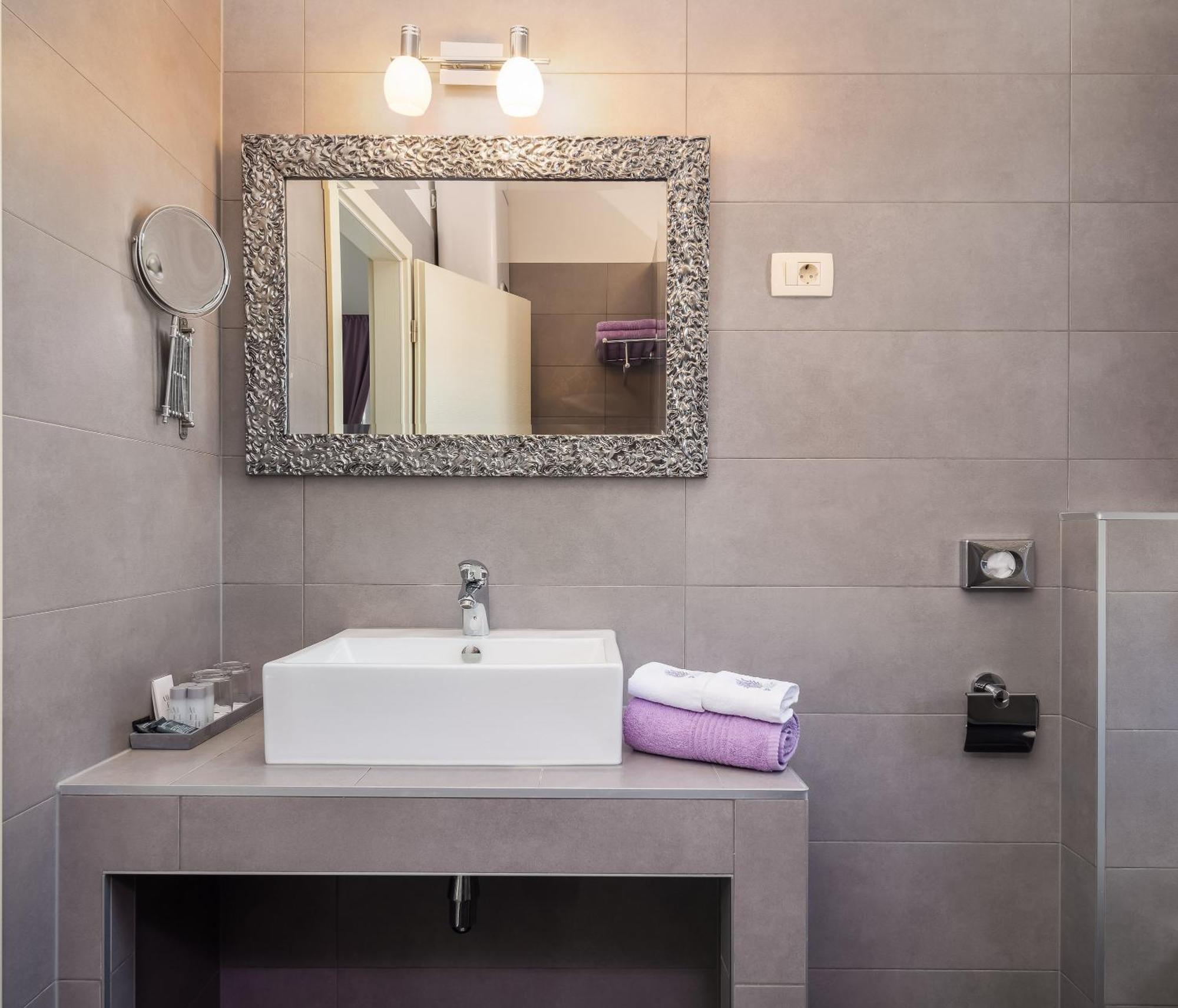 krevet i doručak Romantic Luxury 4*